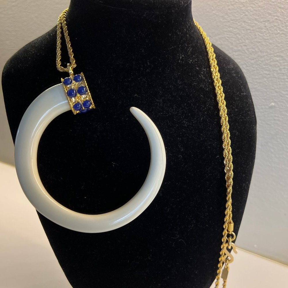 Kenneth Jay Lane Long Gold Plated Rope Chain and Faux Ivory horn pendant Necklac - Picture 6 of 11
